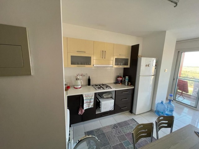 2+1 WOHNUNG ZUM VERKAUF MIT MEERBLICK AUF DER STRASSE DIREKT NEBEN DEN CAFÉS IN FAMAGUSTA