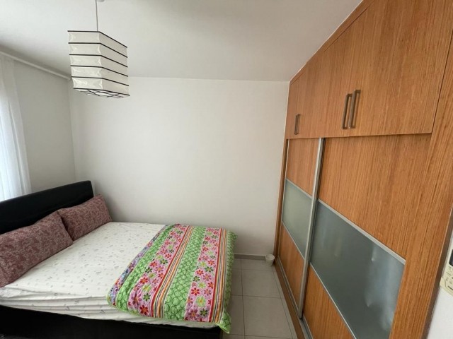 MAĞUSA DAÜNÜN HEMEN YANINDA CADDE ÜSTÜ DENİZ MANZARALI SATILIK 2+1 DAİRE