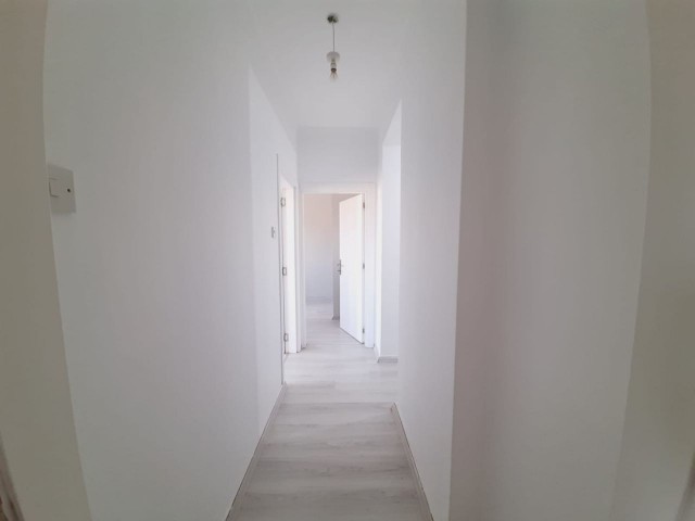 آپارتمان 3+1 بزرگ و به خوبی نگهداری شده در مائوسا ینیبوغازی