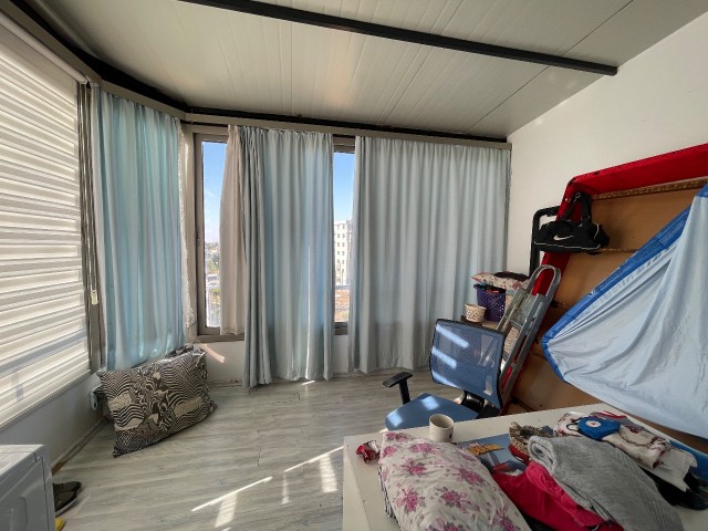 YENİBOĞAZİÇİ BÖLGESİNDE SATILIK FIRSAT 7 ODALI PENTHOUSE