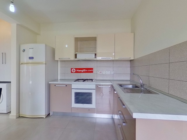 Girne Merkez Eşyalı Satılık 1+1 Daire 