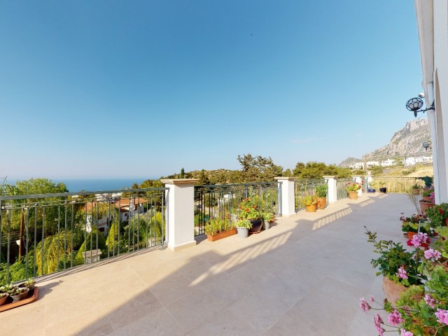 Villa zum Verkauf mit ununterbrochenem Blick in Kyrenia Karmi ** 