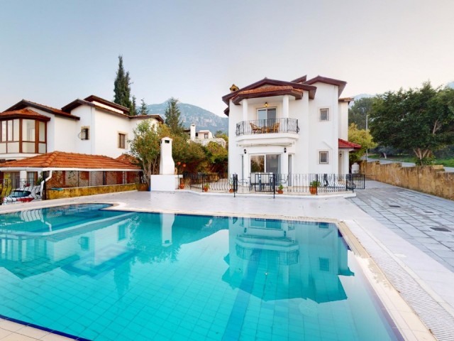 3+1 Villa zu vermieten mit freistehendem Pool und Zentralheizung in perfekter Lage in Girne Zeytinlik