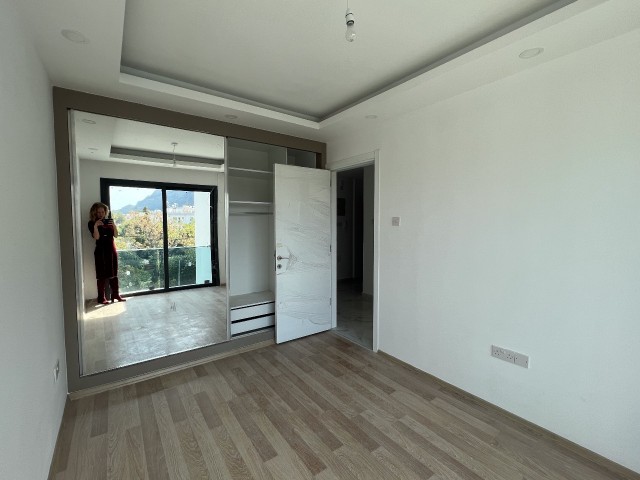 3+1 unmöblierte Zero-Wohnung mit Berg- und Meerblick zu verkaufen in Alsancak, Kyrenia