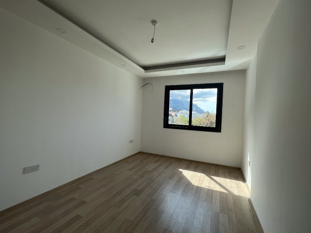 3+1 unmöblierte Zero-Wohnung mit Berg- und Meerblick zu verkaufen in Alsancak, Kyrenia