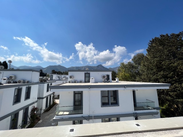 3+1 neue Villa zum Verkauf mit Berg- und Meerblick im Zentrum von Girne