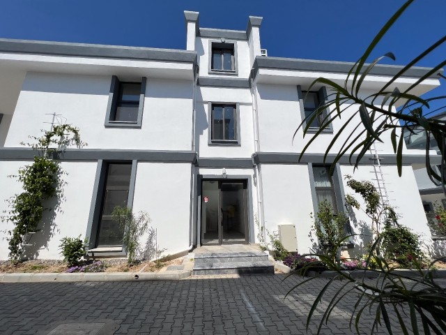 3+1 neue Villa zum Verkauf mit Berg- und Meerblick im Zentrum von Girne
