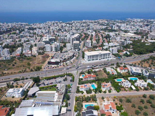 Girne Merkez'de Anayol Üzeri Satılık Ticari