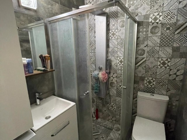 Girne Yukarı Girne Bölgesinde Satılık 1+1 Daire