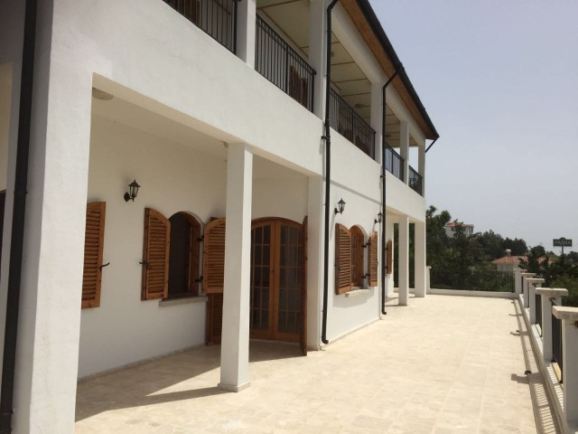 A VILLA WITH AN AREA OF 960M2 IN 6 ACRES FOR SALE IN KYRENIA AIGDAG ** 