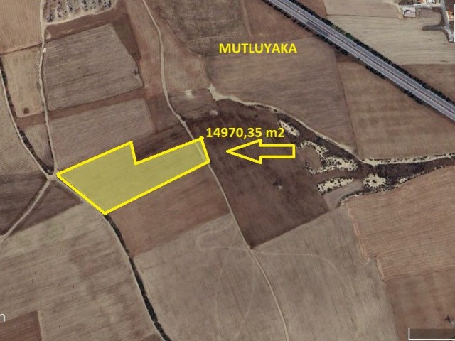 MUTLUYAKA BÖLGESİN'DE  ÇİFT TARAFTAN RESMİ YOLU MEVCUT SATILIK  ARAZİ