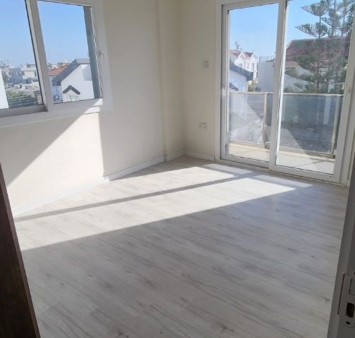 آپارتمان نوساز برای فروش در منطقه YENİBOĞAZİÇİ