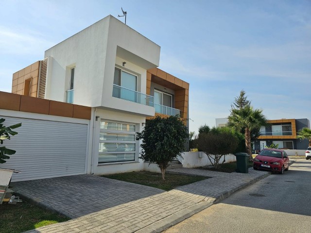 3+1 villa in Saklıkent site with 24/7 security and no charges required