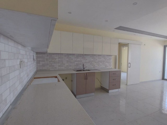 2+1 FLAT FOR SALE IN ALSANCAK, KYRENIA