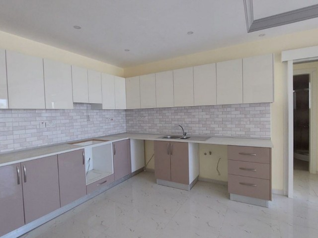 2+1 FLAT FOR SALE IN ALSANCAK, KYRENIA