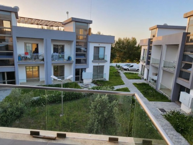 ALSANCAKTA  SKY TERRACE  CAMELOT  PLAJINA YAKIN FULL EŞYALI SATILIK DAİRE 185000 STG