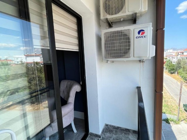 LEFKOŞA HAMİTKÖYDE DURAKLARA YAKIN MERKEZİ  KONUMDA FULL EŞYALI ULTRA LÜKS 2+1 KİRALIK DAİRE  500 STG