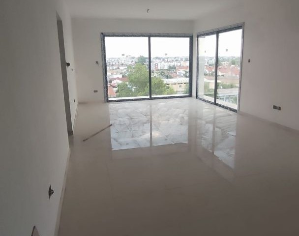 FLATS WITH COMMERCIAL PERMIT IN NICOSIA GÖÇMENKÖY REGION 130000 STG