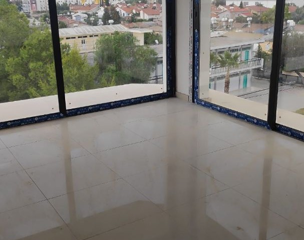 FLATS WITH COMMERCIAL PERMIT IN NICOSIA GÖÇMENKÖY REGION 130000 STG