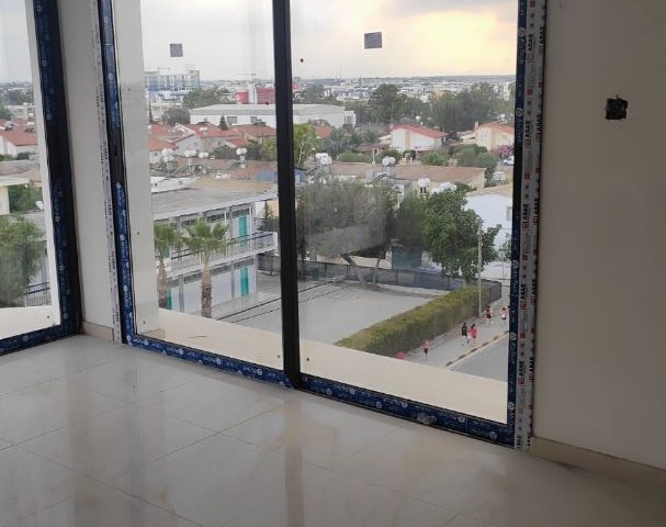 FLATS WITH COMMERCIAL PERMIT IN NICOSIA GÖÇMENKÖY REGION 130000 STG