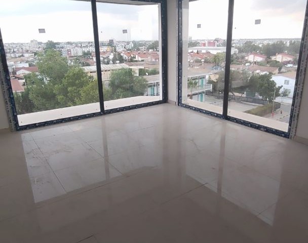 FLATS WITH COMMERCIAL PERMIT IN NICOSIA GÖÇMENKÖY REGION 130000 STG