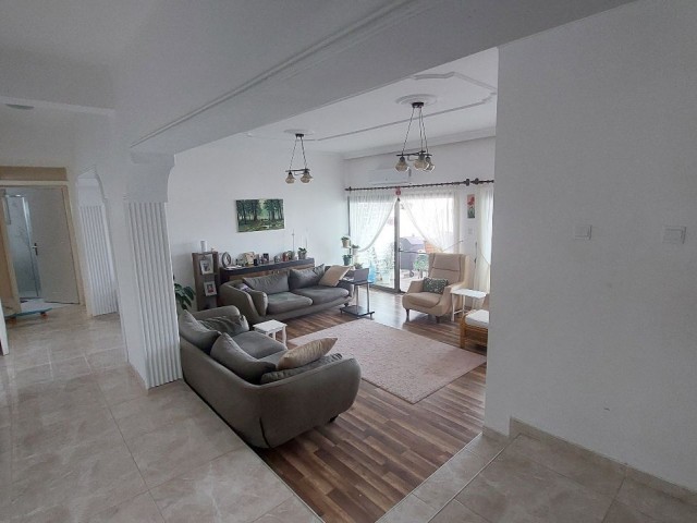 3+1 FLAT FOR SALE IN KYRENIA CENTER