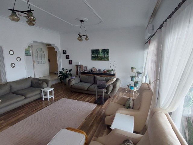 3+1 FLAT FOR SALE IN KYRENIA CENTER