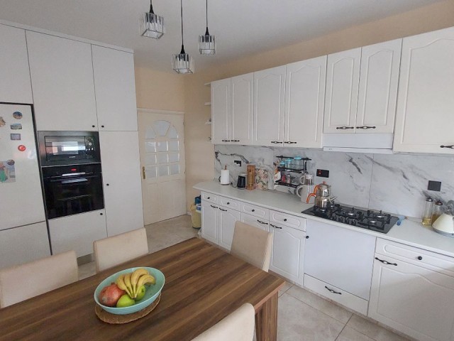 3+1 FLAT FOR SALE IN KYRENIA CENTER