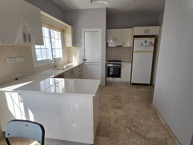 Lefkoşa Gönyeli bölgesinde full eşyalı 115 M2 Türk koçanlı daire 85000 stg