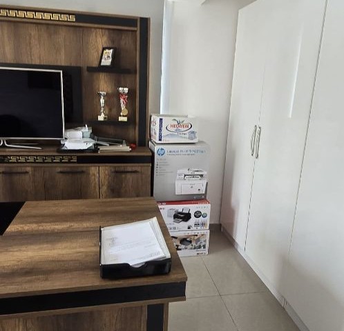 1+1 PENTHOUSE ZUM VERKAUF IN KYRENIA, ZENTRALE LAGE, ALLES IN fußläufiger Entfernung 88000 STG