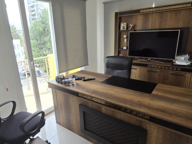 1+1 PENTHOUSE FOR SALE IN KYRENIA CENTRAL LOCATION, WALKING DISTANCE TO EVERYWHERE 88000 STG