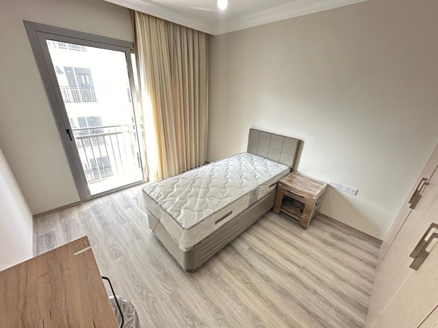 GİRNE MERKEZ KONUMDA FULL EŞYALI ULTRA LÜKS 3 +1 KİRALIK DAİRE 900 STG 