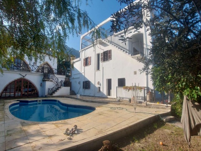 Superb Detached Villa with Private Annex and Pool