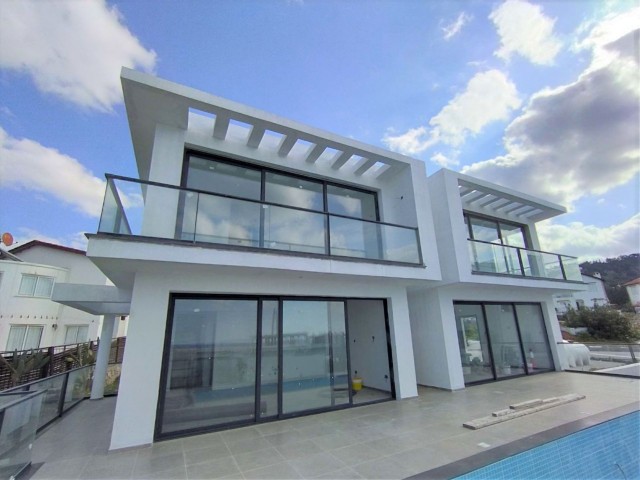 6 Bedroom Villa For Sale in Esentepe