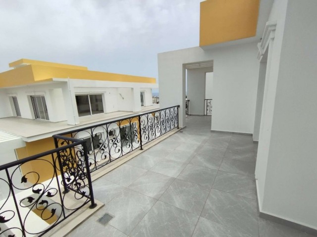 Girne'de Satılık 2 Yatak Odalı Penthouse