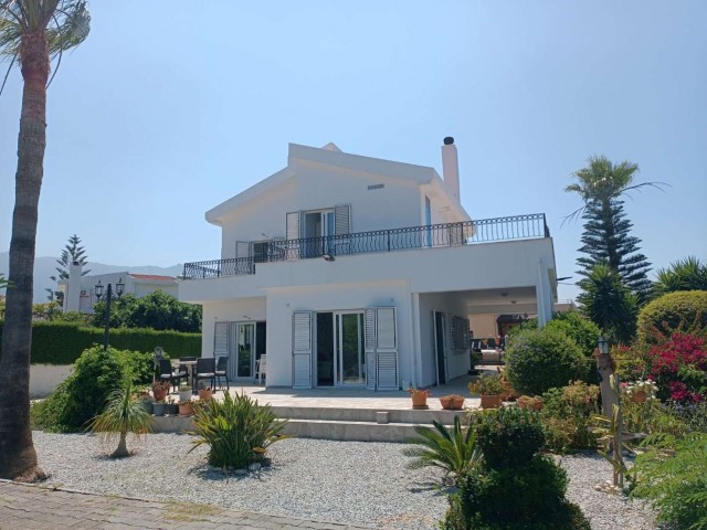 Villa mit 3 Schlafzimmern zum Verkauf in Karaoğlanoğlu