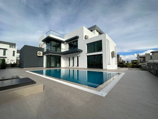 3 or 4 Bedroom Villas For Sale In Karsiyaka 