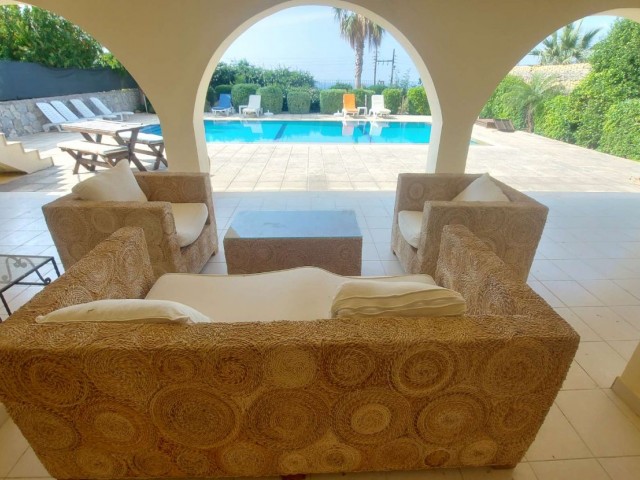 4 Bedroom Villa For Sale In Karsiyaka 