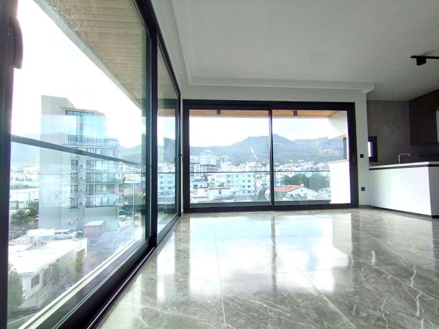 Penthouse mit 2 Schlafzimmern zum Verkauf im Zentrum von Kyrenia