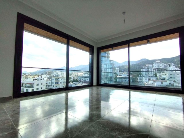 Girne Merkezde Satılık 2 Yatak Odalı Penthouse