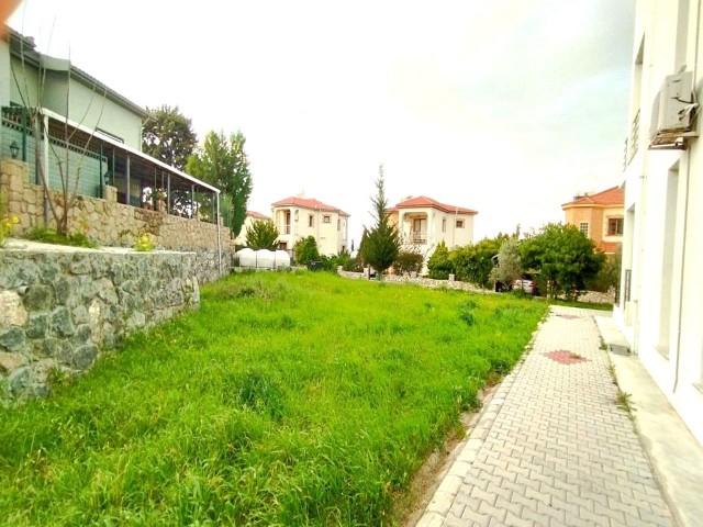 2+1 First floor apartment for sale in Edremit 