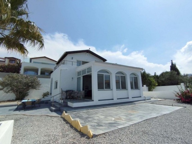 Satılık Villa-Bahçeli, Girne