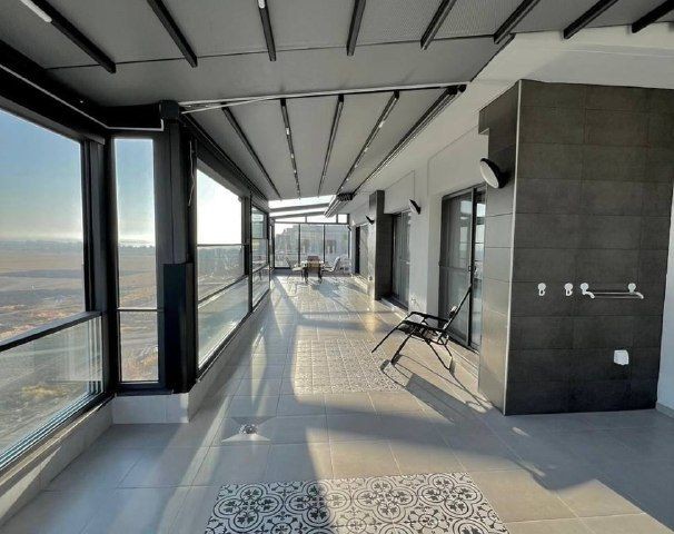 Penthouse 4+1 with sea view in Caesar Resort
