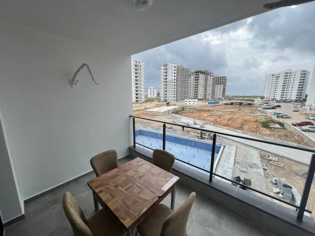 2-Schlafzimmer-Haus mit Blick auf den Pool und das Meer