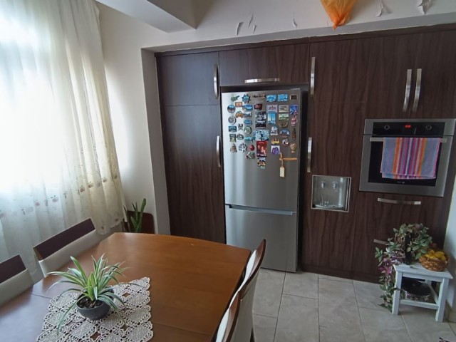 GAZİMAĞUSA MERKEZDE SATILIK  MASRAFSIZ 3+1 DAİRE