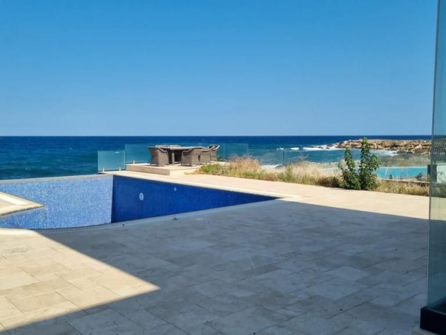 3 bedrooms sea front villa, in half donum land in karsiyaka girne