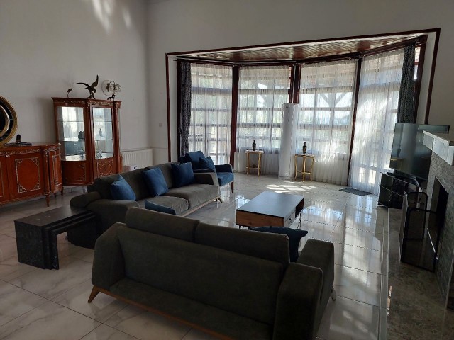 For rent large 4+1 villa by the sea, Bogaz district