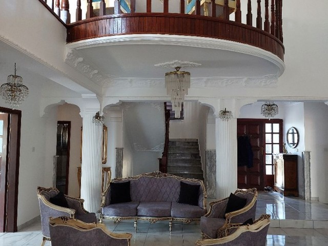 For rent large 4+1 villa by the sea, Bogaz district