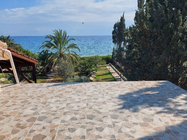 For rent large 4+1 villa by the sea, Bogaz district