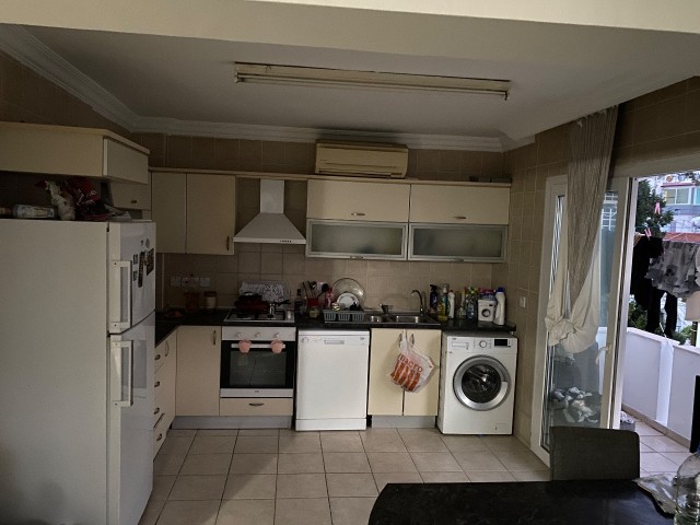 Girne Merkezende Kiralik 3+1 Eşyalı Daire. 